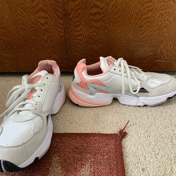 LIKE NEW Adidas sneakers - Picture 3 of 8